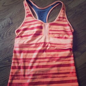 Nike Dri-Fit tank w/build-ins